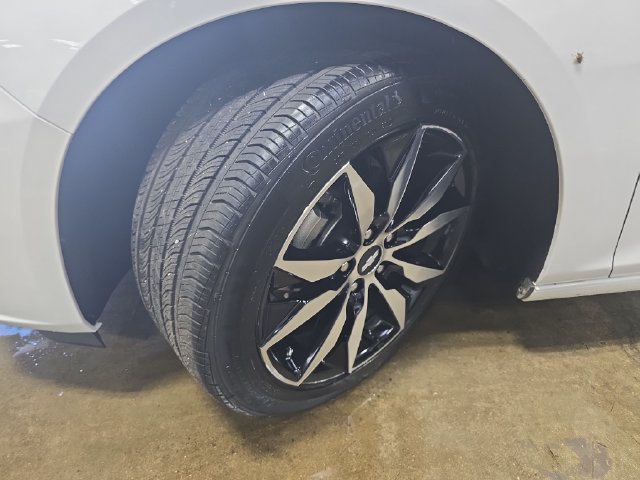 Used 2018 Chevrolet Malibu LT FWD image 30