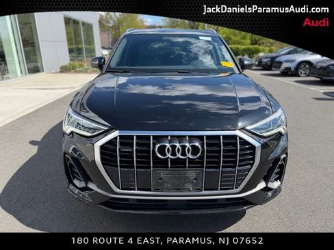 Used 2021 Audi Q3 2.0T Premium Plus image 2