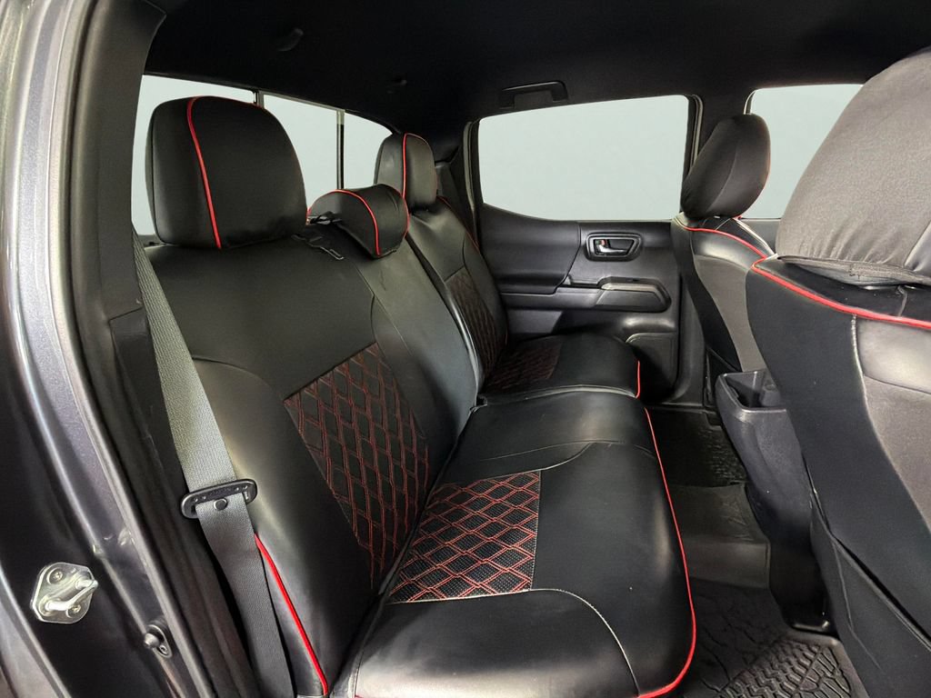 Used 2022 Toyota Tacoma TRD Sport w/ Technology Package RWD image 30