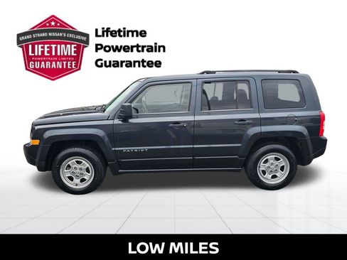 Used 2014 Jeep Patriot Sport image 2