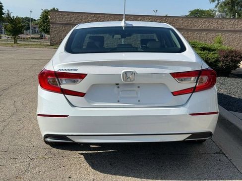 Used 2019 Honda Accord LX image 4