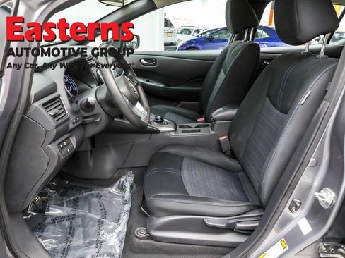 Used 2022 Nissan Leaf S image 14