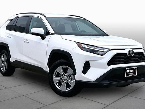 Used 2025 Toyota RAV4 XLE FWD image 3
