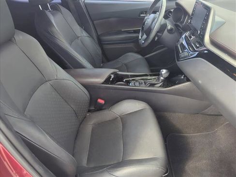 Used 2019 Toyota C-HR Limited image 6