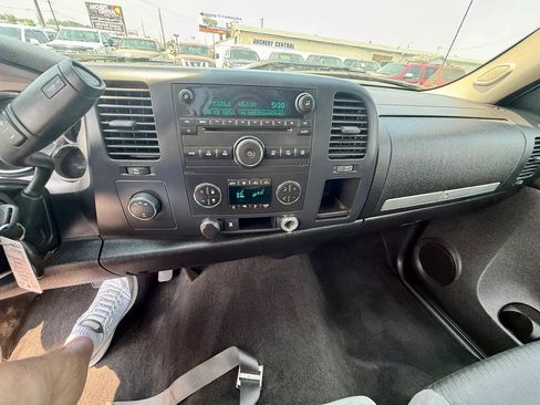 Used 2009 Chevrolet Silverado 2500 W/T AWD/4WD image 11