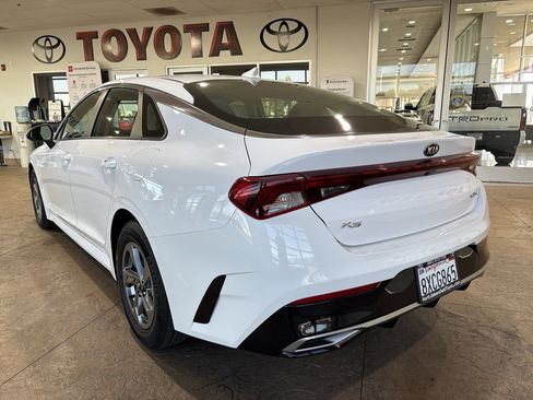 Used 2021 Kia K5 LXS FWD image 8