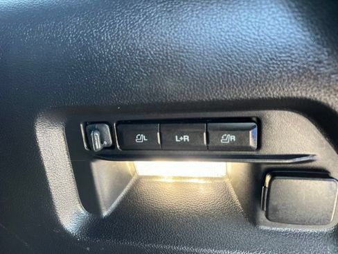 Used 2025 Ford Explorer ST AWD/4WD image 17