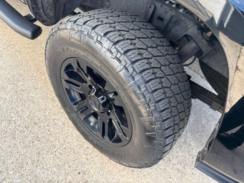 Used 2020 Toyota Tacoma SR w/ SR Convenience Package RWD image 10