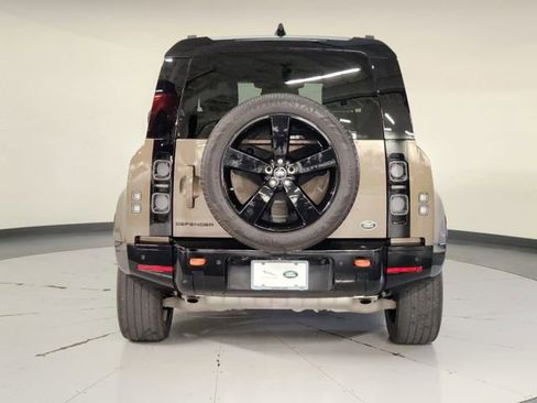 Used 2023 Land Rover Defender 90 X image 10