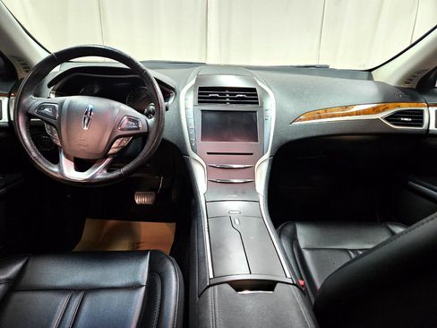 Used 2016 Lincoln MKZ image 25