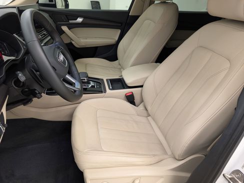 Used 2021 Audi Q5 Premium w/ Convenience Package image 5