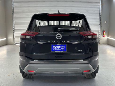 Used 2021 Nissan Rogue SV w/ Premium Package FWD image 6