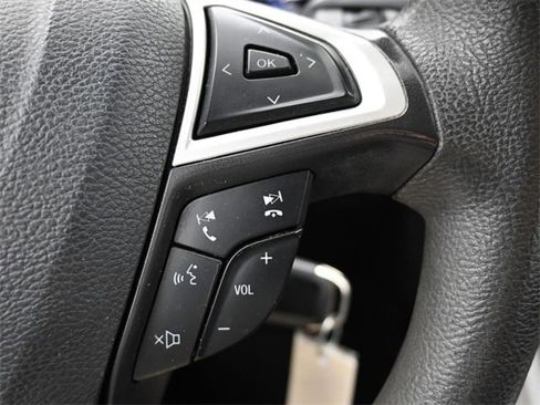 Used 2016 Ford Fusion SE image 24