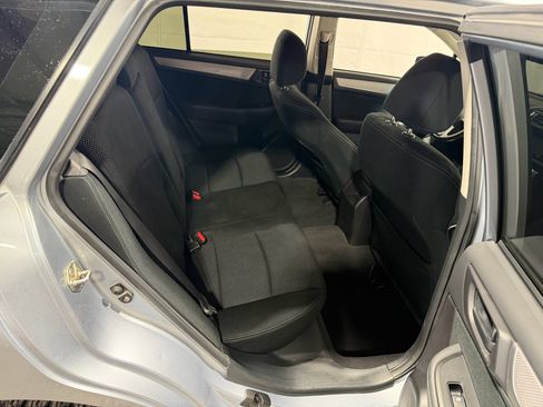 Used 2017 Subaru Outback 2.5i image 16