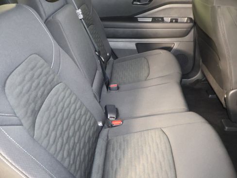 Used 2025 Nissan Pathfinder SV image 46