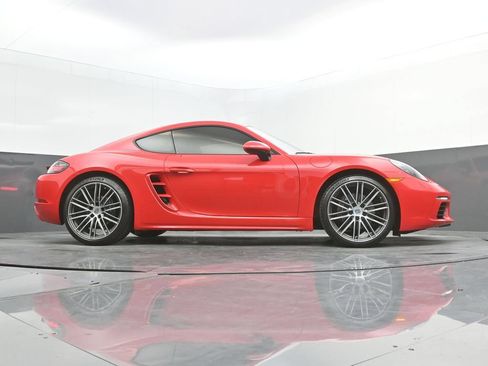 Certified 2025 Porsche 718 Cayman RWD image 37