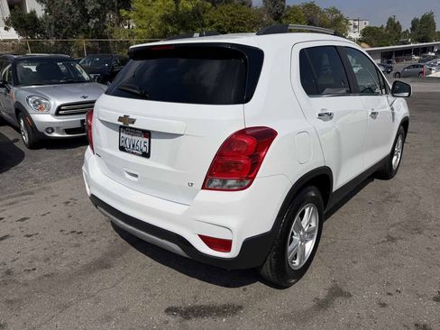 Used 2019 Chevrolet Trax LT w/ LT Convenience Package FWD image 4