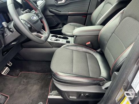 Certified 2023 Ford Escape ST-Line w/ Tech Pack #1 AWD/4WD image 19