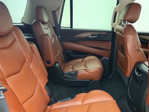 Used 2019 Cadillac Escalade Premium Luxury AWD/4WD image 26
