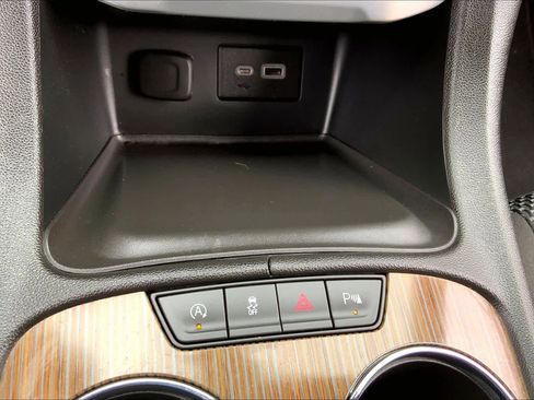 Used 2022 GMC Acadia SLE w/ Elevation Edition image 30