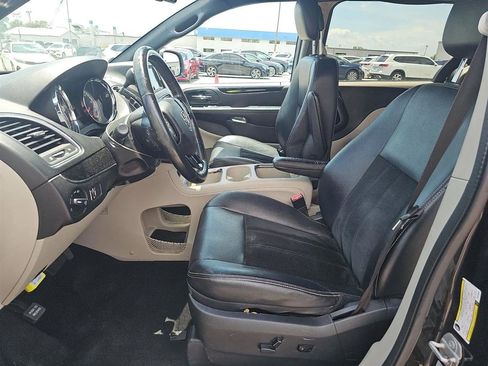 Used 2017 Dodge Grand Caravan SXT FWD image 13