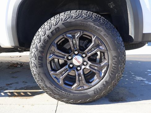 Used 2024 GMC Canyon Elevation w/ Convenience Package image 40