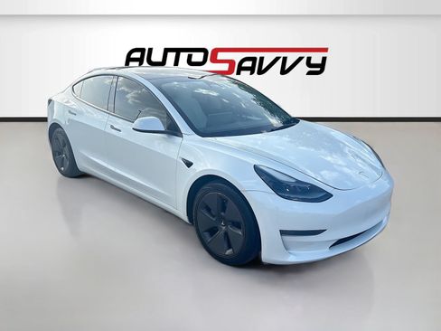 Used 2023 Tesla Model 3 Standard Range RWD image 1