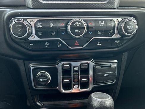 Used 2022 Jeep Wrangler Unlimited Sport AWD/4WD image 28