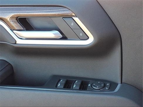 Used 2025 Chevrolet Silverado 1500 RST w/ Z71 Off-Road Package image 17