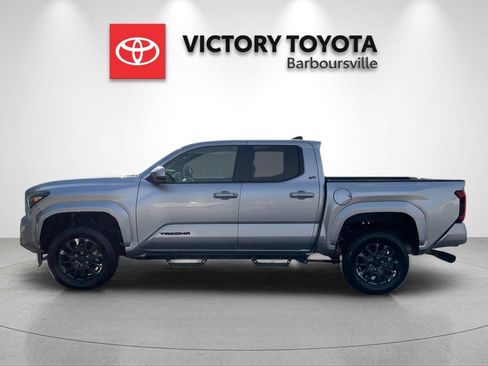 Used 2024 Toyota Tacoma TRD Off-Road image 2