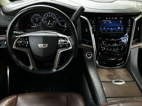 Used 2015 Cadillac Escalade Luxury RWD image 12