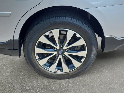 Used 2017 Subaru Outback 2.5i Limited AWD/4WD image 33