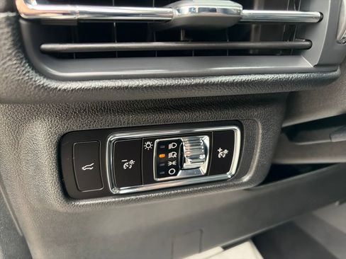 Used 2023 Lincoln Corsair AWD image 24