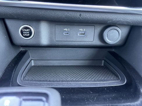 Used 2023 Nissan Rogue S FWD image 6