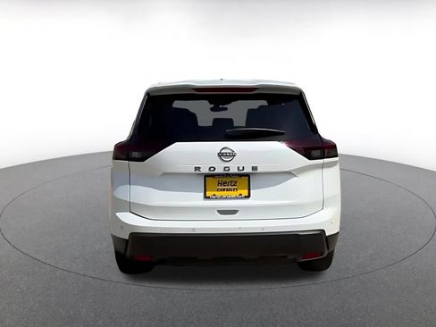 Used 2026 Nissan Rogue SV FWD image 12