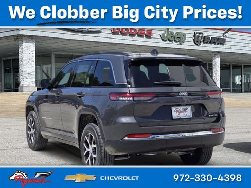 Used 2025 Jeep Grand Cherokee Limited RWD image 4