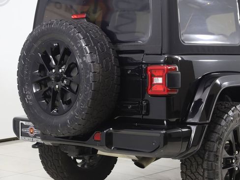 Used 2021 Jeep Wrangler Unlimited Sahara AWD/4WD image 43