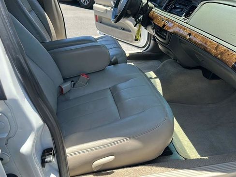 Used 2011 Mercury Grand Marquis LS RWD image 34