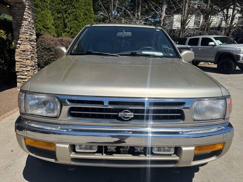 Used 1999 Nissan Pathfinder LE AWD/4WD image 10