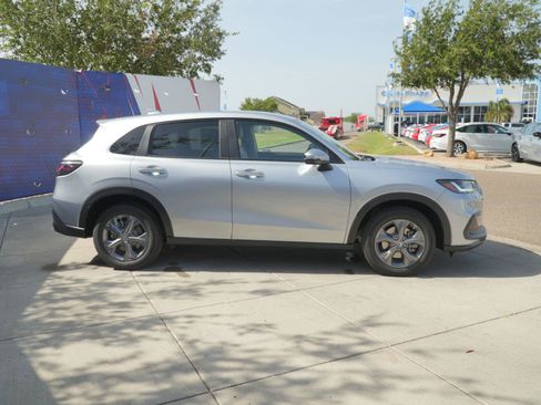 New 2027 Honda HR-V LX image 4