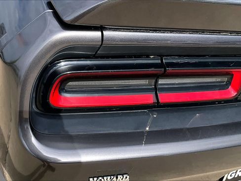 Used 2019 Dodge Challenger SXT RWD image 27