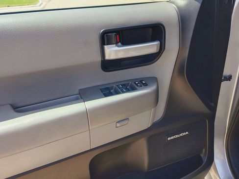 Used 2014 Toyota Sequoia Limited RWD image 20