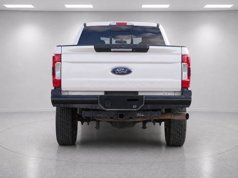 Used 2019 Ford F250 Lariat w/ Chrome Package AWD/4WD image 4
