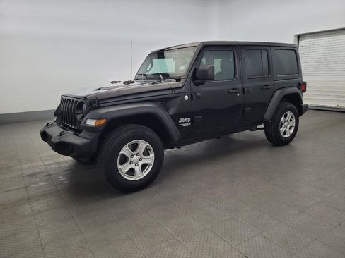 Used 2019 Jeep Wrangler Unlimited Sport S AWD/4WD image 2