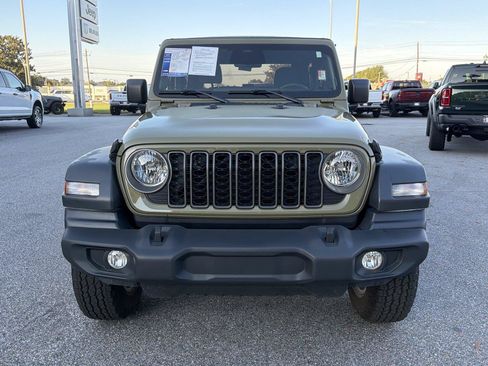 Used 2025 Jeep Wrangler Sport AWD/4WD image 3