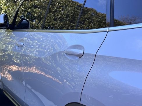 Used 2023 BMW X5 xDrive40i w/ Premium Package image 11