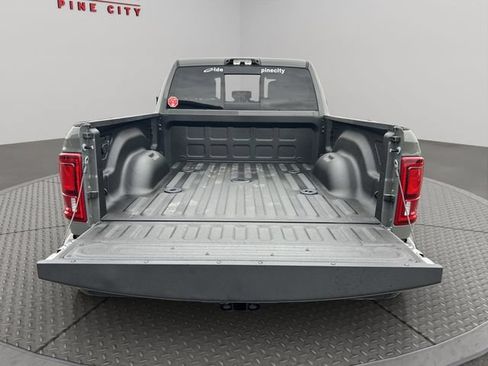 New 2026 RAM 2500 Laramie AWD/4WD image 22