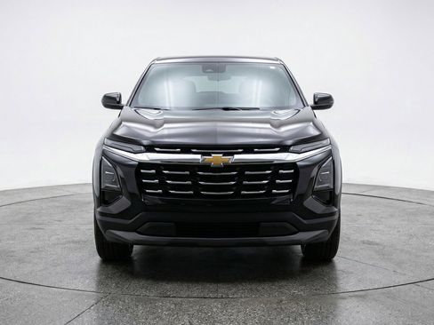 Used 2025 Chevrolet Equinox LT FWD image 2