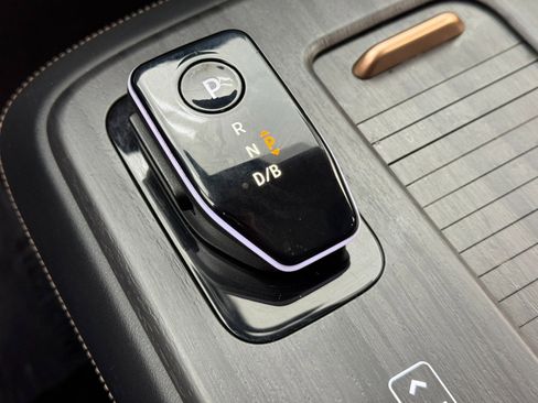 Used 2023 Nissan Ariya Venture+ image 27