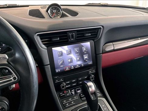 Used 2018 Porsche 911 Targa 4 GTS image 19